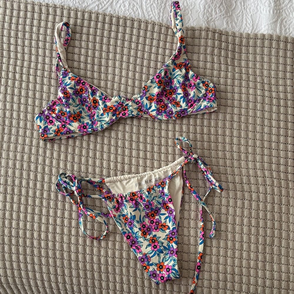 Frankie's Bikinis Floral Bikini - Multicolor